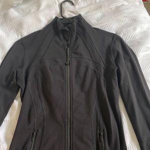 black lululemon zip